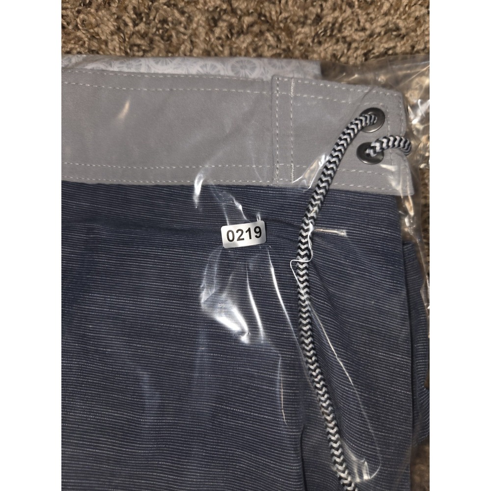 Tunaskin Mens Board Shorts Size 34 Blue Stripes Fishing Performance Swim Trunks - Picture 9 of 9